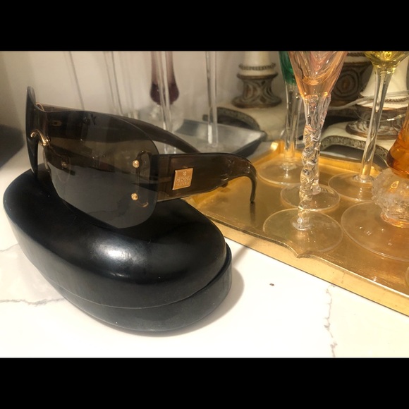 Gucci Sunglasses - Picture 7 of 8